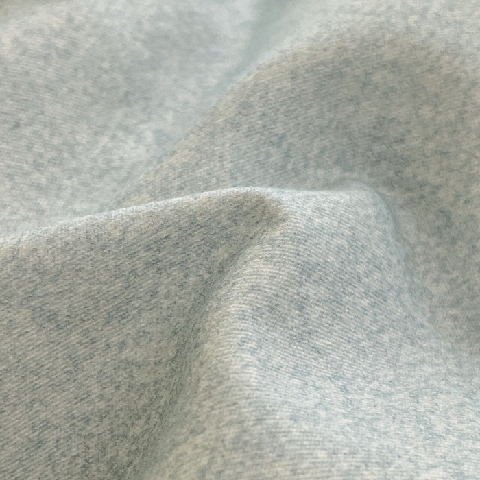 91家纺网 家纺一手货源 找家纺 菲梵家纺 2025新款纯色双拼全棉加厚磨毛刺绣款四件套（自然光场景） 天空蓝+奶昔白