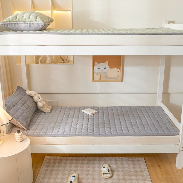 91家纺网 家纺一手货源 找家纺 卡伦家纺 2025新款A类牛奶绒夹棉加厚床垫学生宿舍单人床垫 商务灰