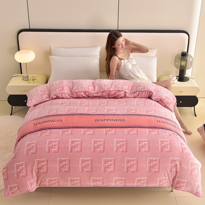 91家纺网 家纺一手货源 找家纺 佳品居 2025新款A类牛奶绒印花单被套 花样年华粉