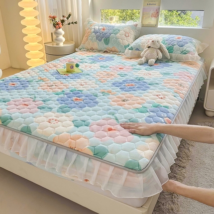 伊人坊 2024冬季加厚牛奶绒花边夹棉床笠三件套纯色印花花边款床垫保护套 向阳花开