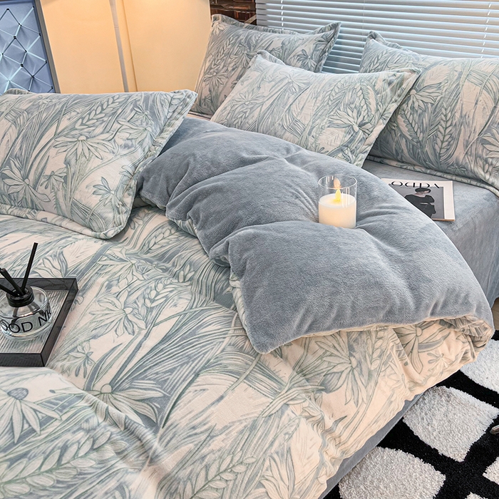 91家纺网 家纺一手货源 找家纺 2024新款A类高克重立体浮雕牛奶绒加厚保暖系列-被套 恋语蓝