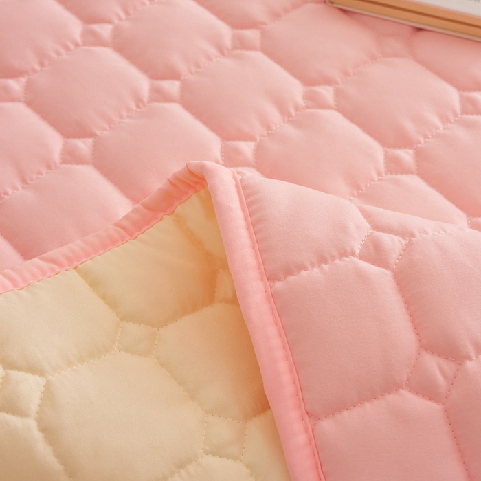 91家纺网 家纺一手货源 找家纺 侨鑫 2024新款亲肤磨毛夹棉床垫 粉色