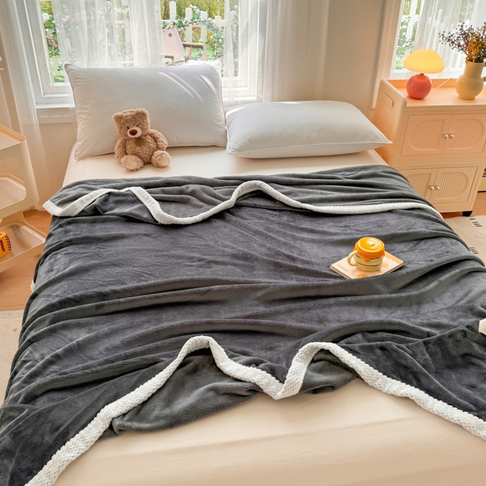 91家纺网 家纺一手货源 找家纺 侨鑫 2024新款高克重牛奶绒纯色毛毯 深灰