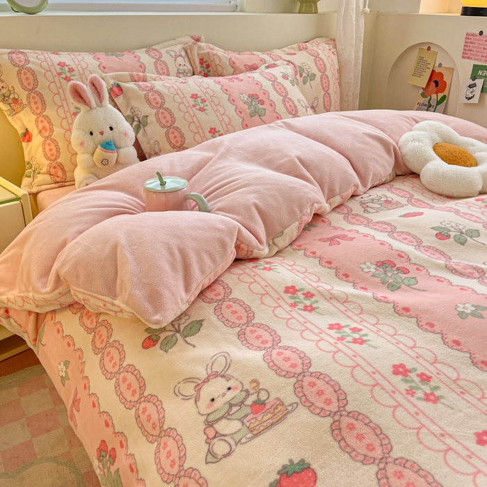 91家纺网 家纺一手货源 找家纺 2024新款小清新牛奶绒高克重加厚保暖四件套 蕾丝兔兔