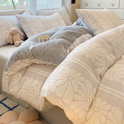 91家纺网 家纺一手货源 找家纺 高克重上色立体雕花牛奶绒着色烂花四件套宝宝绒婴儿绒秋冬加厚法兰绒珊瑚绒三件套 晚意-灰