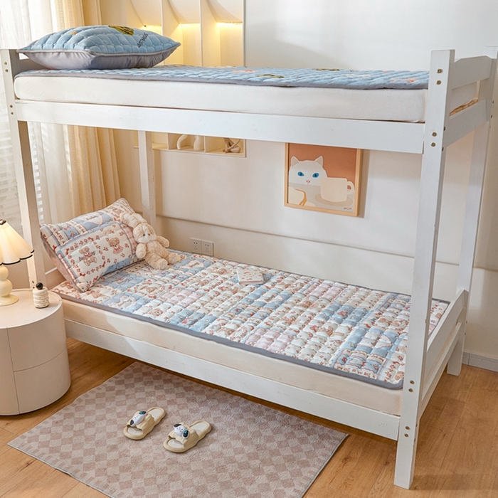 91家纺网 家纺一手货源 找家纺 卡伦家纺 2025新款A类牛奶绒夹棉加厚床垫学生宿舍单人床垫 安妮宝贝