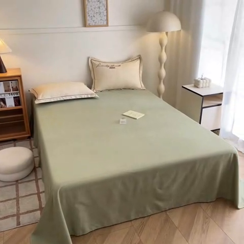 91家纺网 家纺一手货源 找家纺 菲梵家纺 2025新款纯色双拼全棉加厚磨毛刺绣款套单床单（自然光场景） 抹茶绿