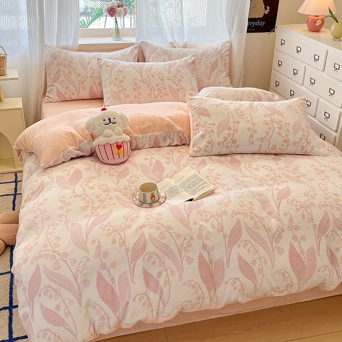 91家纺网 家纺一手货源 找家纺 高克重上色立体雕花牛奶绒着色烂花四件套宝宝绒婴儿绒秋冬加厚法兰绒珊瑚绒三件套 铃兰-粉