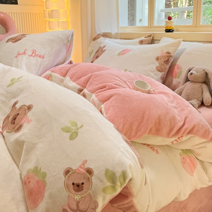 铭宣家居 2024新款7斤小清新高克重牛奶绒印花四件套床单床笠款 草莓熊