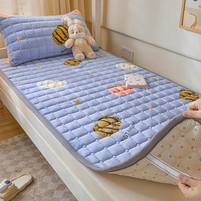 91家纺网 家纺一手货源 找家纺 卡伦家纺 2025新款A类牛奶绒夹棉加厚床垫学生宿舍单人床垫 南瓜灰灰