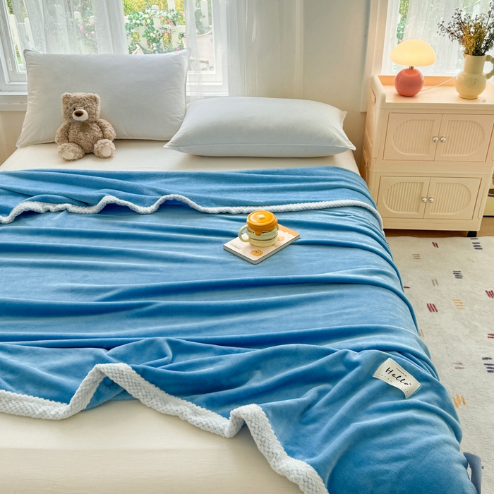 91家纺网 家纺一手货源 找家纺 侨鑫 2024新款高克重牛奶绒纯色毛毯 天空蓝