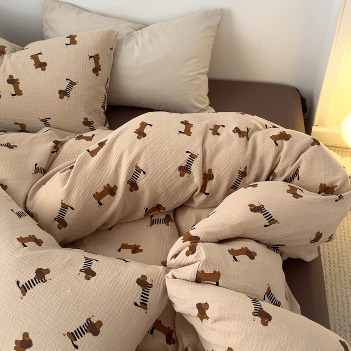 91家纺网 家纺一手货源 找家纺 洋铭区（原狠狠爱） 2024新款皱皱纱四件套 腊肠狗狗