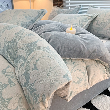 91家纺网 家纺一手货源 找家纺 2024新款A类高克重立体浮雕牛奶绒加厚保暖系列-四件套 叶朦胧蓝