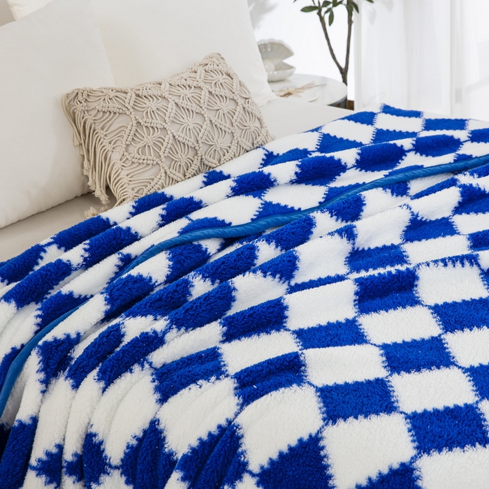 91家纺网 家纺一手货源 找家纺 一左一右 2024新款320g高克重加厚格子摇粒绒毛毯舒棉绒盖毯多功能毯子外贸跨境电商 蓝色格