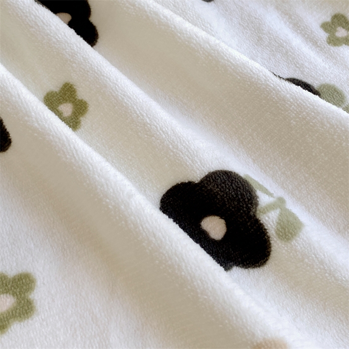 91家纺网 家纺一手货源 找家纺 凯儿家纺 2024新款A类牛奶绒印花枕套 爱心幸运草