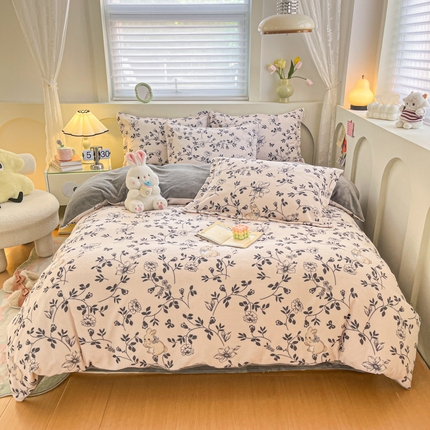 91家纺网 家纺一手货源 找家纺 2024新款小清新牛奶绒高克重加厚保暖四件套 线条花兔