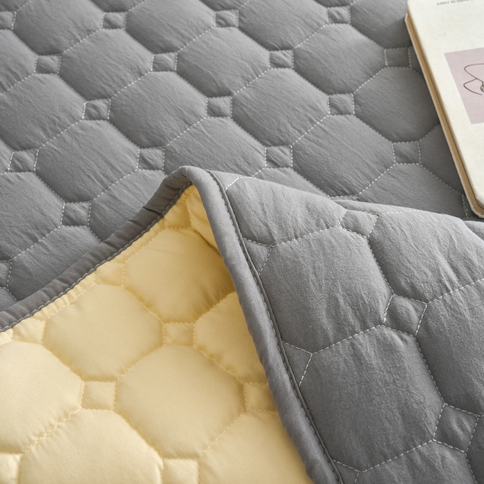 91家纺网 家纺一手货源 找家纺 侨鑫 2024新款亲肤磨毛夹棉床垫 灰色