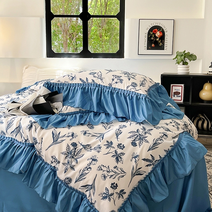 91家纺网 家纺一手货源 找家纺 春光里 2024新款法式大花边亲肤磨毛四件套 野绘霜枝（蔚蓝）