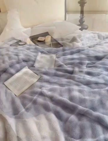 91家纺网 家纺一手货源 找家纺 羋多（原穆琪）2024新款高克重牛奶绒仿兔毛泡泡毛毯双面绒床单办公室多功能盖毯午睡沙发毯披肩毯 太空灰