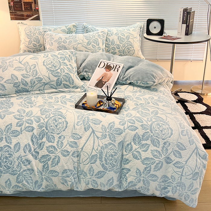 91家纺网 家纺一手货源 找家纺 2024新款A类高克重立体浮雕牛奶绒加厚保暖系列-被套 爱意浓蓝