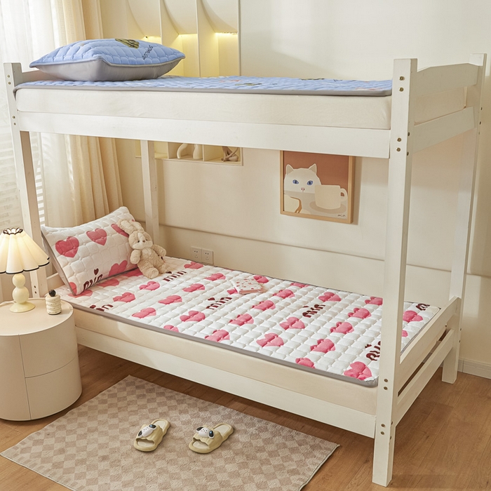 91家纺网 家纺一手货源 找家纺 卡伦家纺 2025新款A类牛奶绒夹棉加厚床垫学生宿舍单人床垫 甜蜜爱心