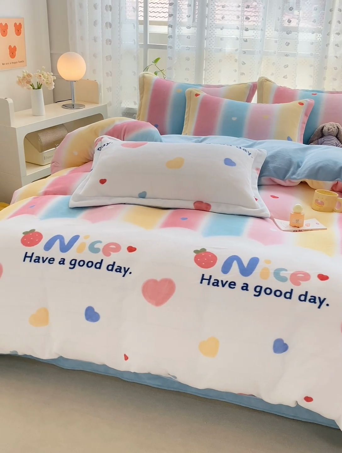 91家纺网 家纺一手货源 找家纺 康纳利 2024新款A类高克重牛奶绒小清新印花四件套提供买家秀 彩虹草莓