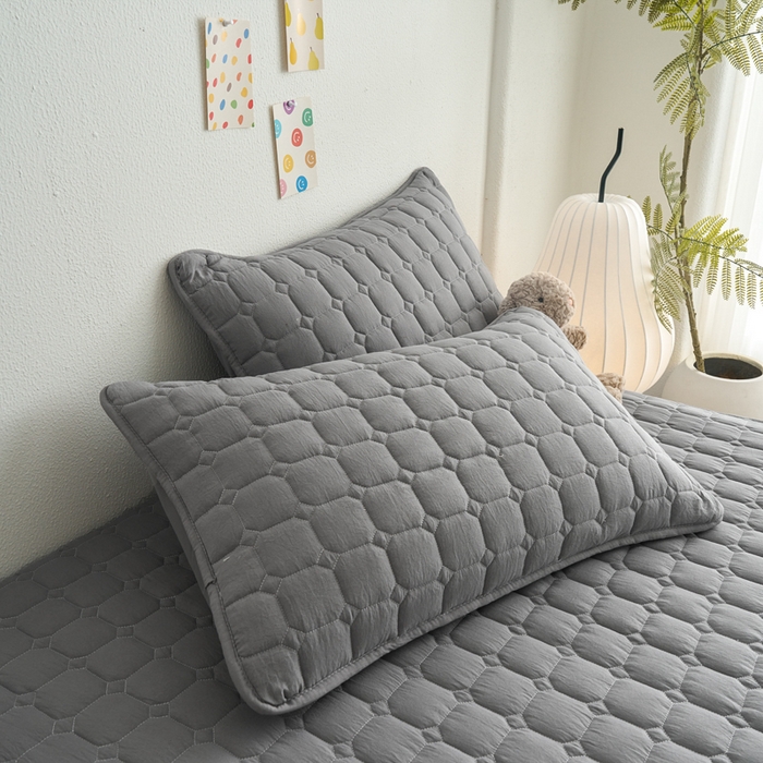 91家纺网 家纺一手货源 找家纺 侨鑫 2024新款亲肤磨毛夹棉床垫 灰色