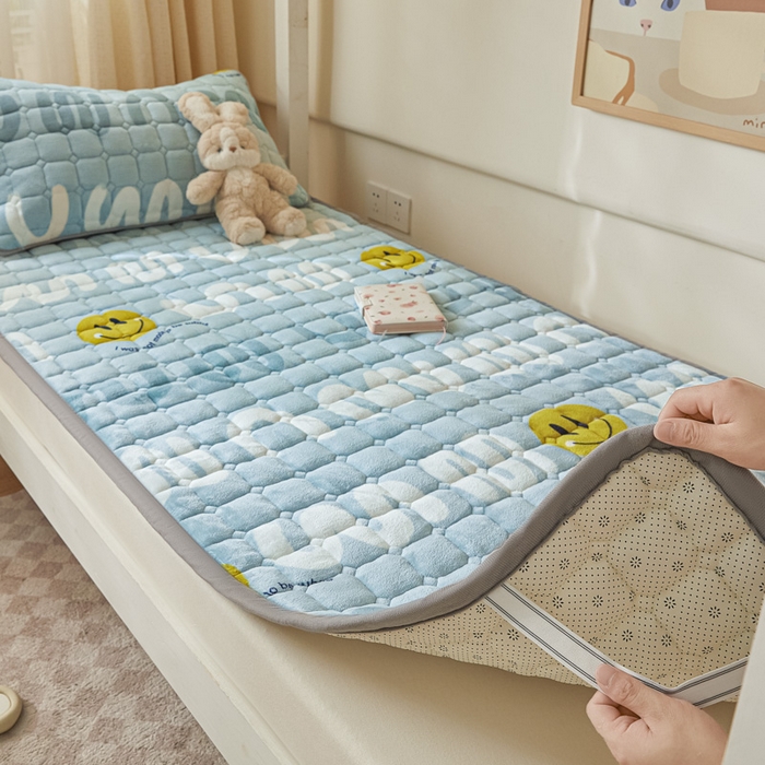 91家纺网 家纺一手货源 找家纺 卡伦家纺 2025新款A类牛奶绒夹棉加厚床垫学生宿舍单人床垫 创造梦想家