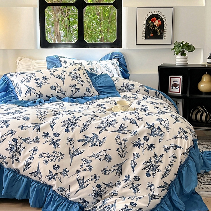 91家纺网 家纺一手货源 找家纺 春光里 2024新款法式大花边亲肤磨毛四件套 野绘霜枝（蔚蓝）