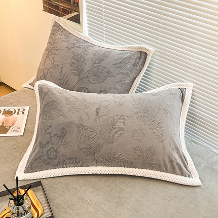 2024新款A类高克重3D立体雕花牛奶绒保暖系列-枕套 花雕灰