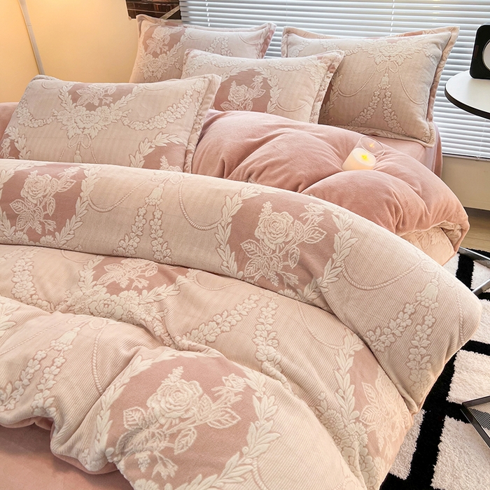 91家纺网 家纺一手货源 找家纺 2024新款A类高克重立体浮雕牛奶绒加厚保暖系列-四件套 北欧经典