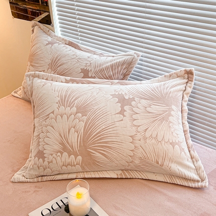 2024新款A类高克重立体浮雕牛奶绒加厚保暖系列-枕套 烟花浅粉