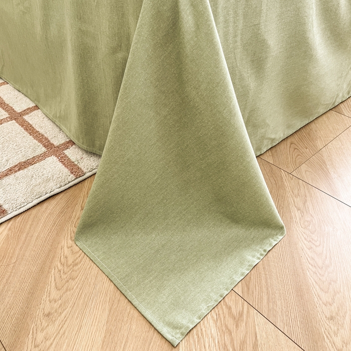 91家纺网 家纺一手货源 找家纺 菲梵家纺 2025新款纯色双拼全棉加厚磨毛刺绣款套单床单（自然光场景） 抹茶绿