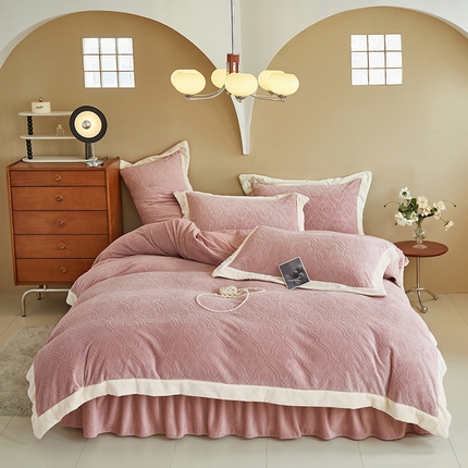 91家纺网 家纺一手货源 找家纺 舒梦琪家纺 2024新款雕花绒床盖拼角四件套 拼角粉