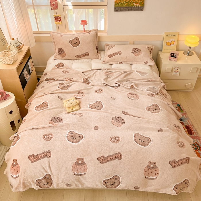 91家纺网 家纺一手货源 找家纺 川悦生活 2024新款高克重双面雪花绒毛毯 毛毯巧克力熊