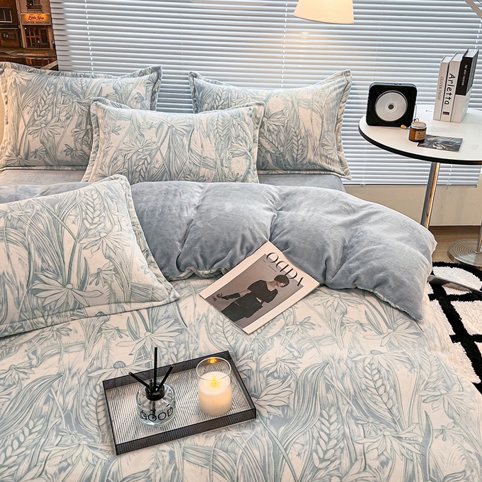 91家纺网 家纺一手货源 找家纺 2024新款A类高克重立体浮雕牛奶绒加厚保暖系列-被套 恋语蓝