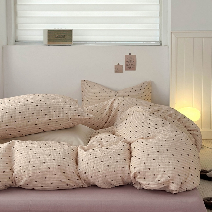 91家纺网 家纺一手货源 找家纺 洋铭区（原狠狠爱） 2024新款皱皱纱四件套 卡其爱心