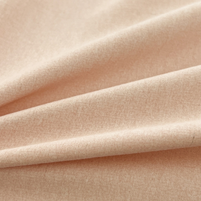 91家纺网 家纺一手货源 找家纺 菲梵家纺 2025新款纯色双拼全棉加厚磨毛刺绣款套单床单（自然光场景） 少女粉