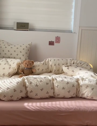 91家纺网 家纺一手货源 找家纺 洋铭区（原狠狠爱） 2024新款皱皱纱四件套 仔仔熊