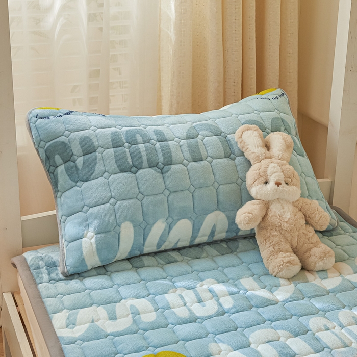 91家纺网 家纺一手货源 找家纺 卡伦家纺 2025新款A类牛奶绒夹棉加厚床垫学生宿舍单人床垫 创造梦想家