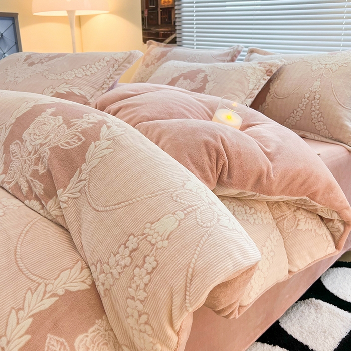 91家纺网 家纺一手货源 找家纺 2024新款A类高克重立体浮雕牛奶绒加厚保暖系列-四件套 北欧经典
