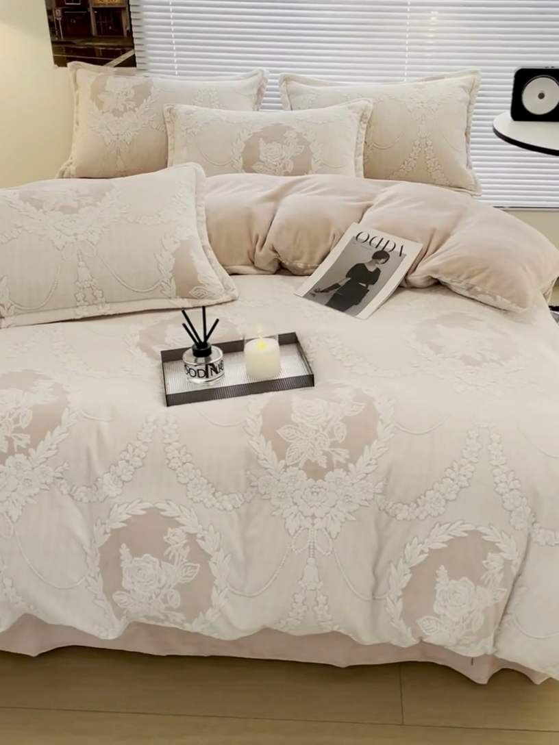 91家纺网 家纺一手货源 找家纺 2024新款A类高克重立体浮雕牛奶绒加厚保暖系列-枕套 北欧经典