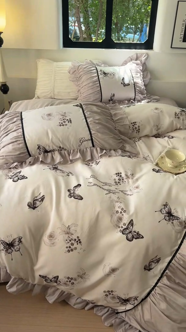 91家纺网 家纺一手货源 找家纺 春光里 2024新款法式大花边亲肤磨毛四件套 花蝶轻语