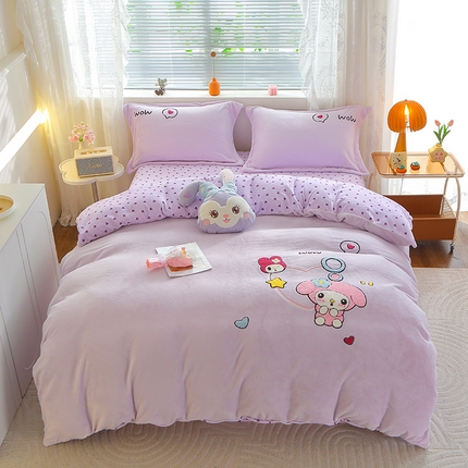 91家纺网 家纺一手货源 找家纺 昊川家纺 2025新款230g毛巾绣牛奶绒四件套 美乐蒂-紫