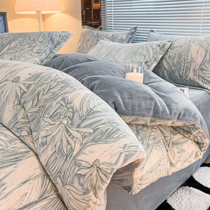 91家纺网 家纺一手货源 找家纺 2024新款A类高克重立体浮雕牛奶绒加厚保暖系列-四件套 恋语蓝