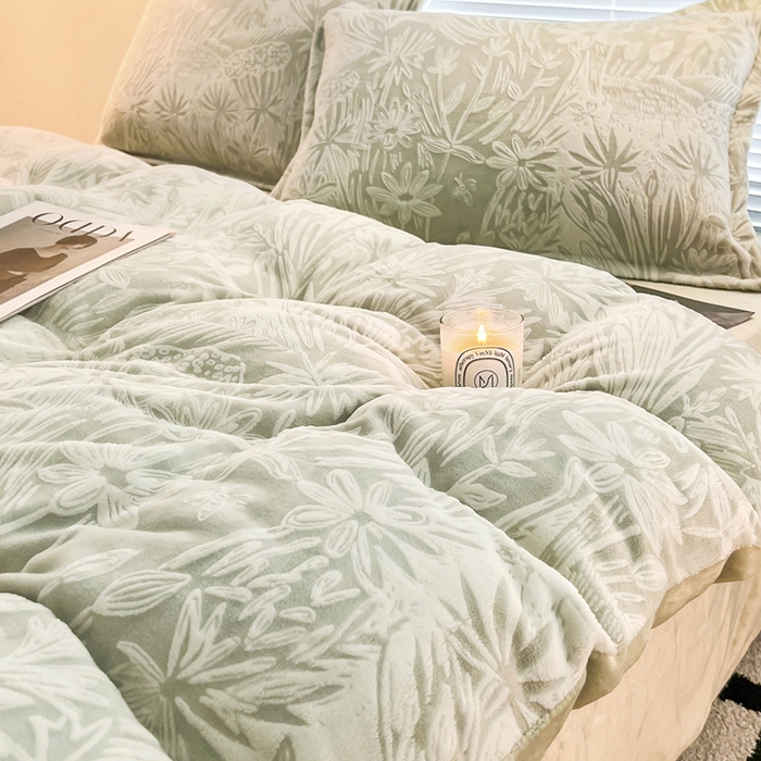 91家纺网 家纺一手货源 找家纺 2024新款A类高克重立体浮雕牛奶绒加厚保暖系列-四件套 花语绿灰