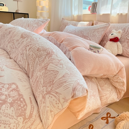 莱茵家居 2024新款a类加厚立体雕花牛奶绒四件套 芳草-粉