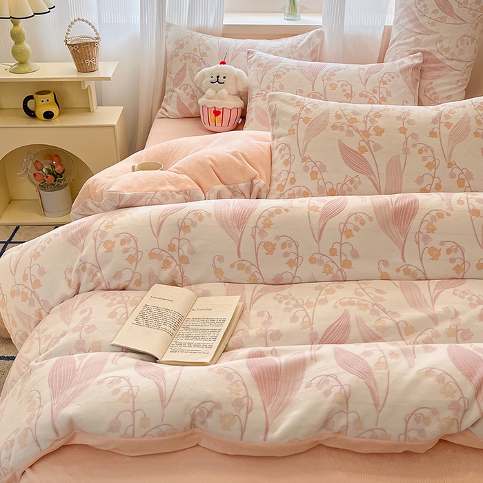 91家纺网 家纺一手货源 找家纺 高克重上色立体雕花牛奶绒着色烂花四件套宝宝绒婴儿绒秋冬加厚法兰绒珊瑚绒三件套 铃兰-粉