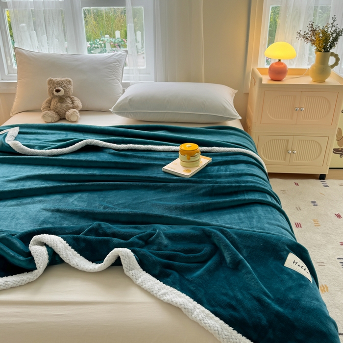 91家纺网 家纺一手货源 找家纺 侨鑫 2024新款高克重牛奶绒纯色毛毯 深蓝