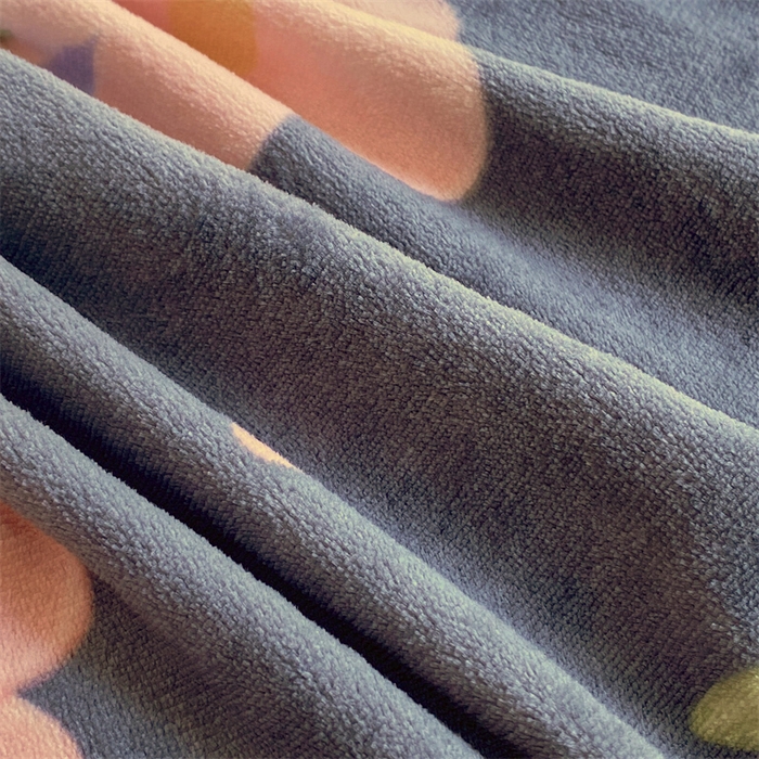 91家纺网 家纺一手货源 找家纺 凯儿家纺 2024新款A类牛奶绒印花枕套 微笑草莓